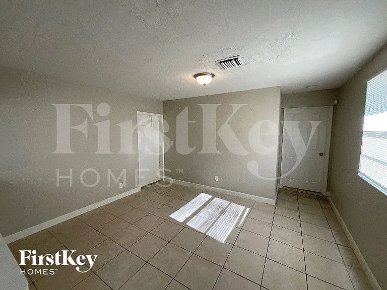 5980 NW 24th Ct — Photo 4