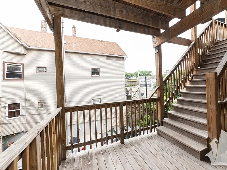 1509 W Barry Ave #2 — Photo 8