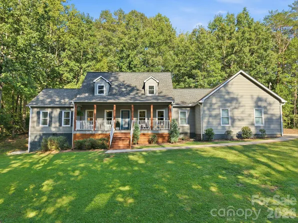 55 Brookside Dr, Columbus, NC 28722