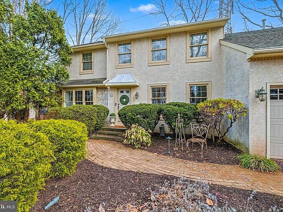 4th image of 61 Penn Rd