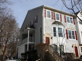 255 Larch Ln, Mahwah, NJ 07430