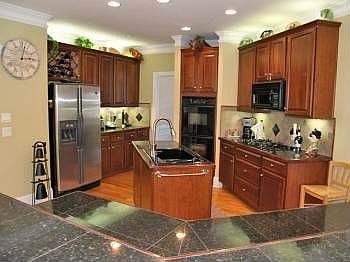 5th image of 3268 Winthrop Cir