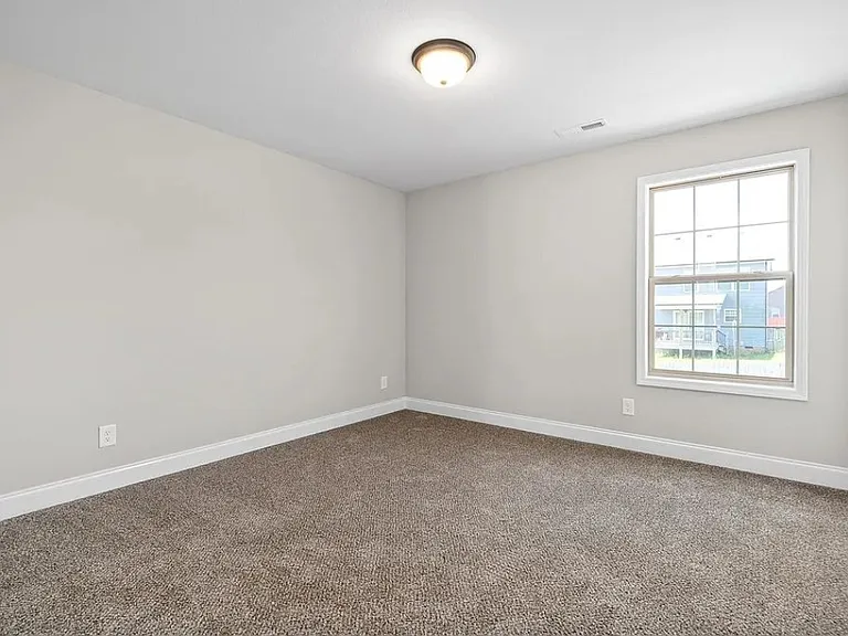 736 Banister Dr — Photo 7