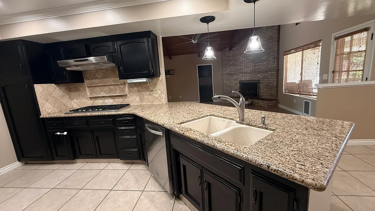 Building Photo - 9409 High Oak Dr