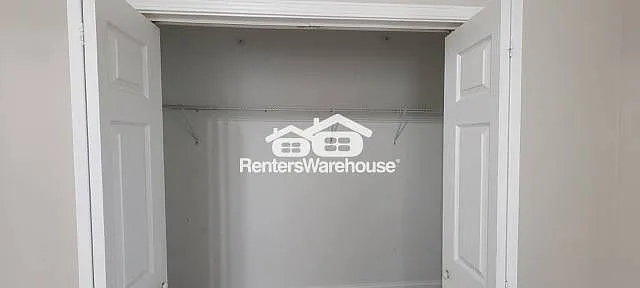 1822 Center Ave — Photo 5