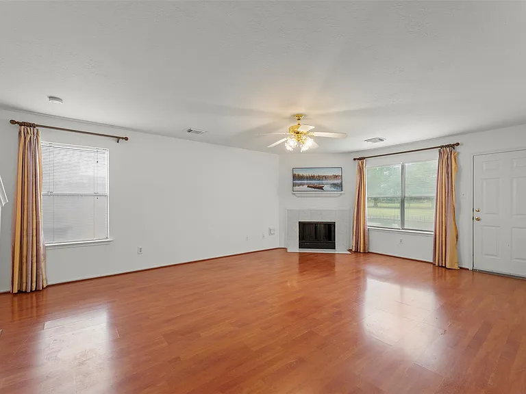 8252 Golf Green Cir — Photo 4