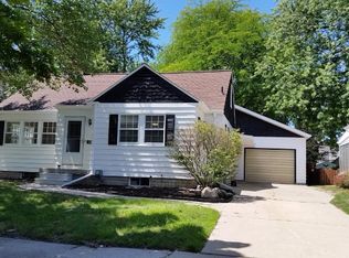 210 Main St, Essexville, MI