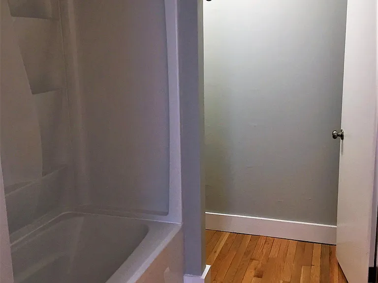 211 Athens St — Photo 13
