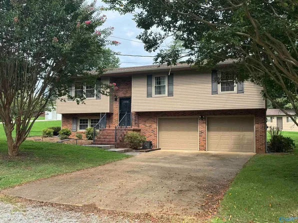 1206 Wildwood Dr, Scottsboro, AL 35769
