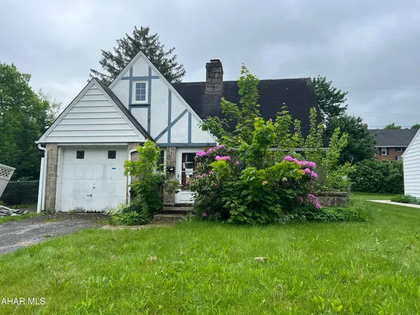 524 Hart St, Hollidaysburg, PA 16648