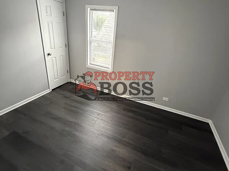 1010 Hoffman St — Photo 9