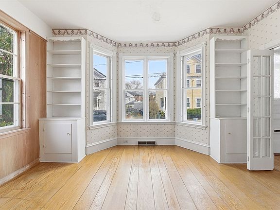 4th image of 14 Allen St