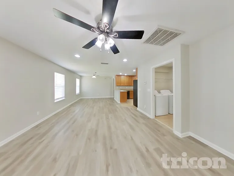 656 Sunny Stroll Dr — Photo 2
