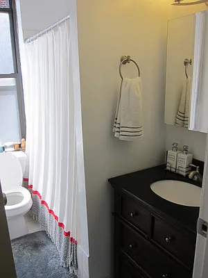 Rented by Realty 2000 Corp | media 63