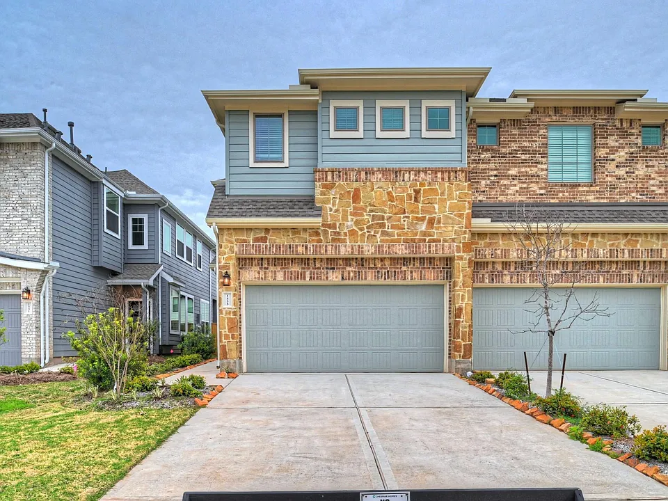 1535 Crystal Stream Dr