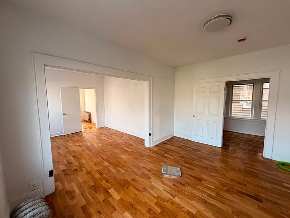 3rd image of 475 Valley Rd Floor 1