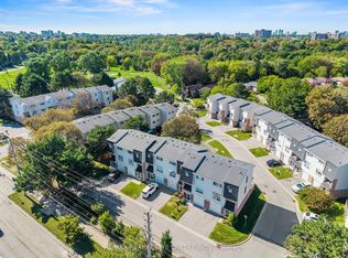 33 Celeste Dr #15, Toronto, ON M1E2V2