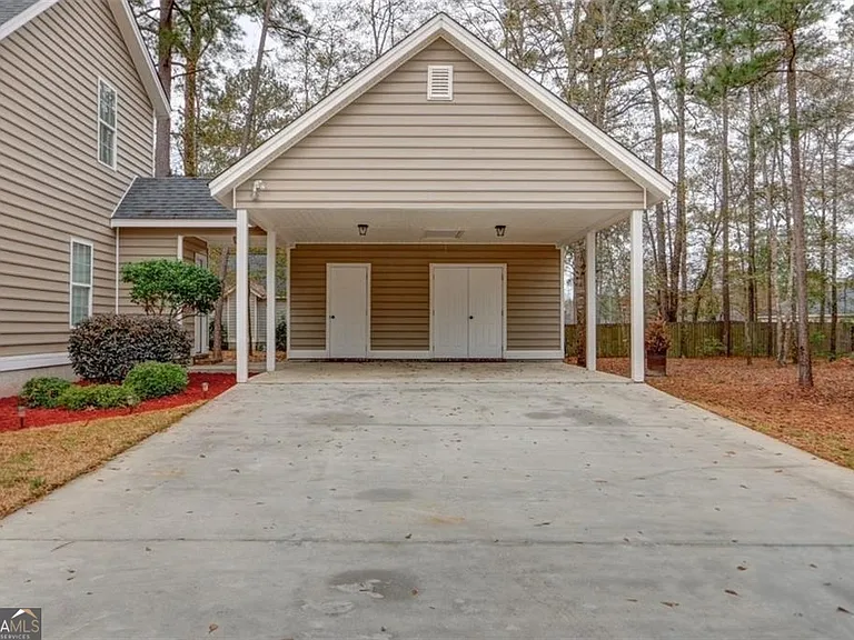 87 Fellwood Dr — Photo 2