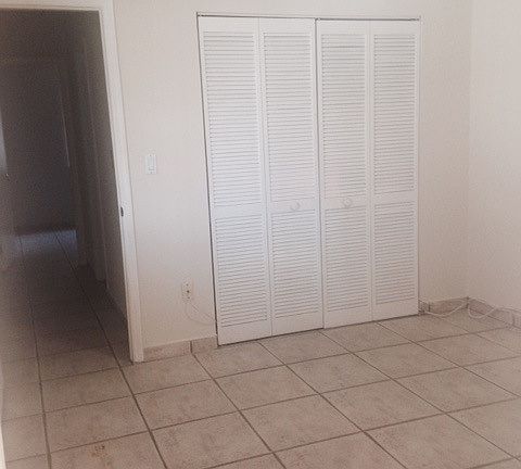 Living area & kitchenette