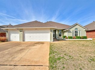 419 Cactus Rd, Yukon, OK 73099