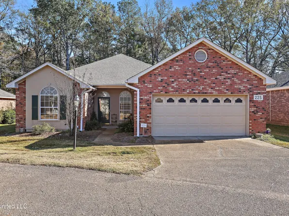 225 Twin Oaks Dr, Clinton, MS 39056