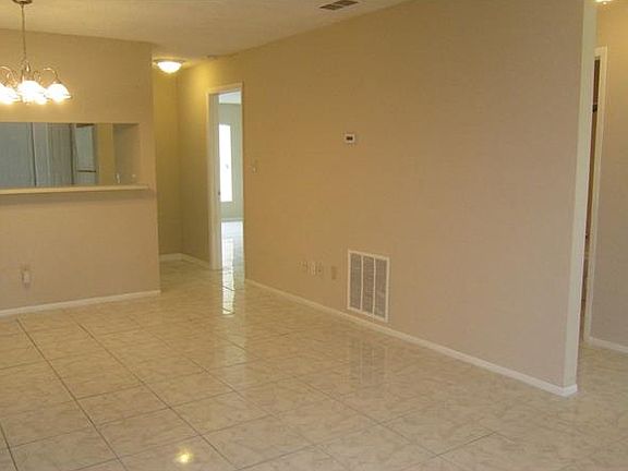 3rd image of 1420 Sophie Blvd