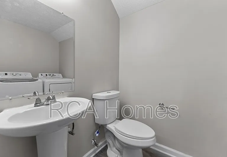 2912 N Kenwood Ave #N — Photo 12