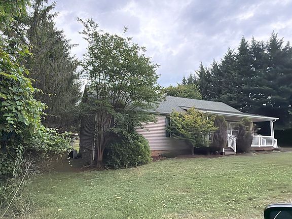 3rd image of 4202 Old Mountain Rd