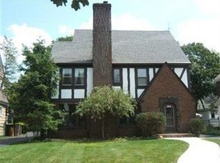 3305 Avalon Rd, Shaker Heights, OH 44120