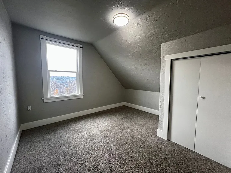 401 NW Bailey Ave #303 — Photo 16