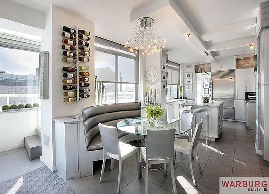 Sold by Warburg | media 25