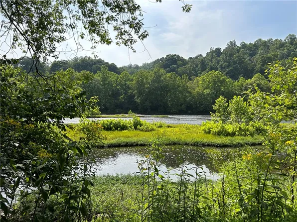 148 Railroad St, Jacobs Creek, PA 15448