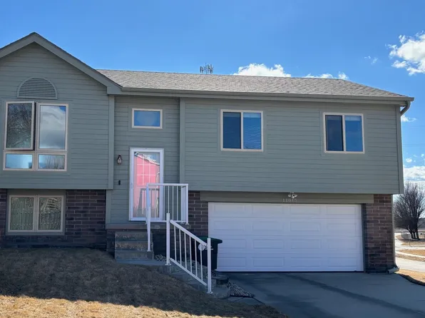 11815 Newport Ave, Omaha, NE 68164