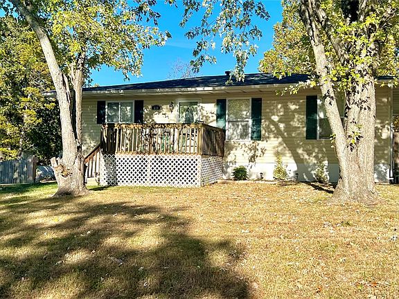 2nd image of 840 Twin Oak Dr