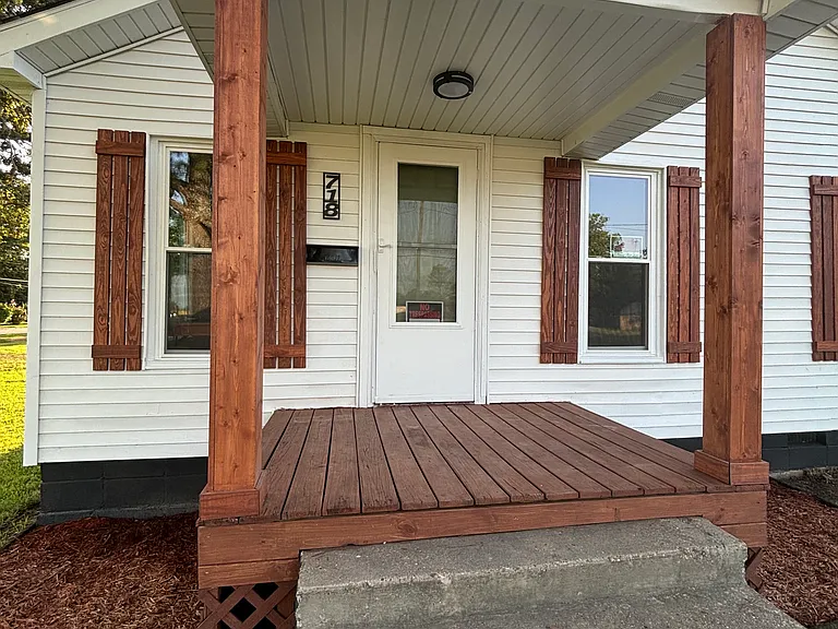 718 S Pine St — Photo 5
