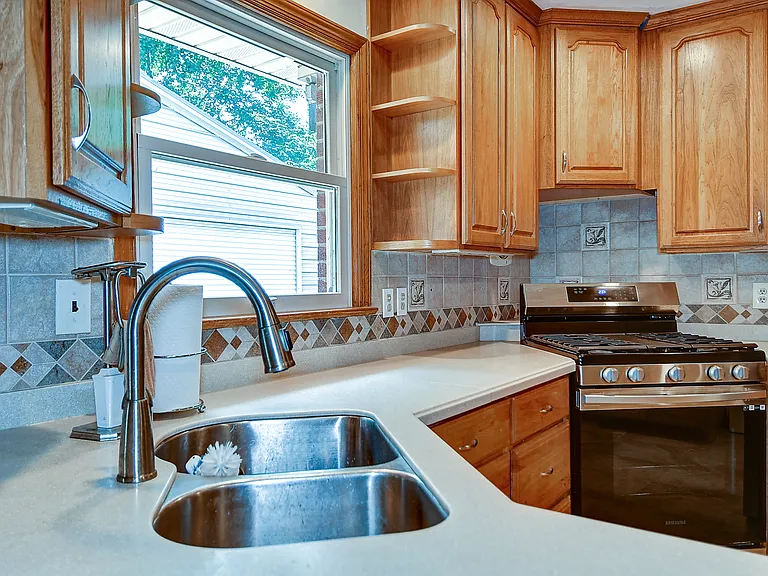 309 Beck St — Photo 17