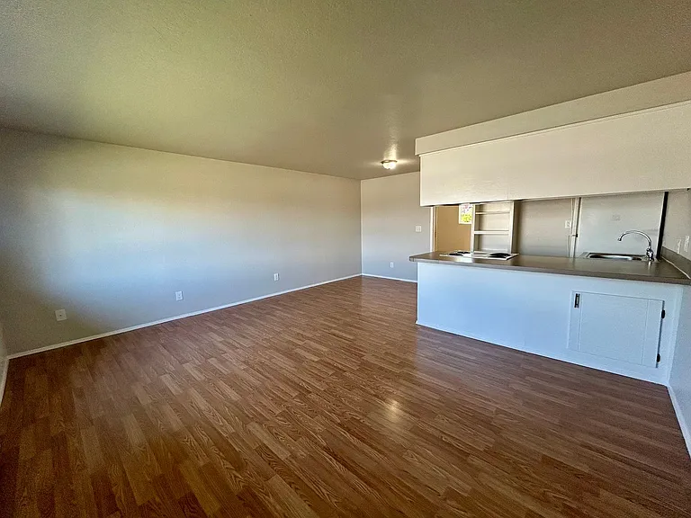 1422 Chestnut St. - 8 Unit — Photo 1