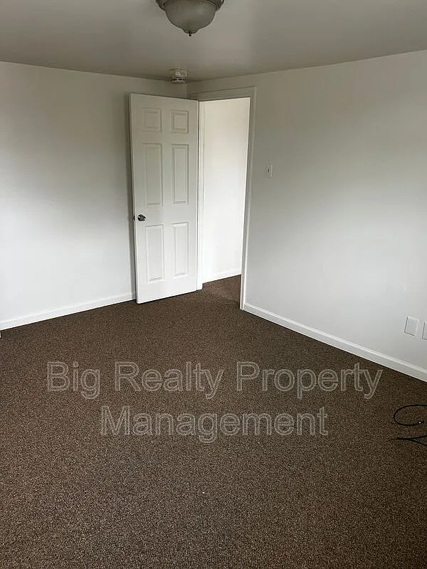 1 bed, 1.0 bath, $1,095 — Photo 4