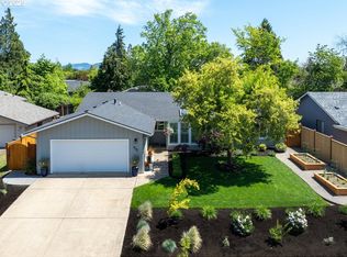 905 Calvin St, Eugene, OR 97401