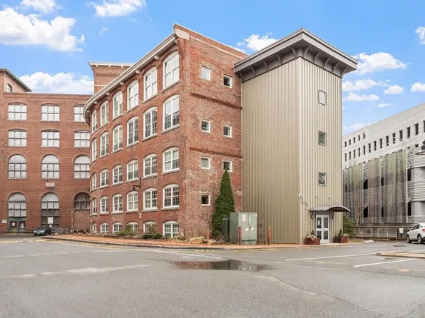 200 Market St Unit 3504, Lowell, MA 01852