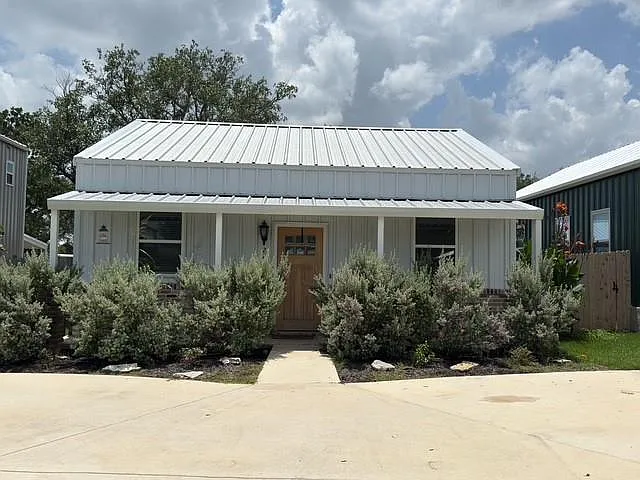 225 Western Ave — Photo 3