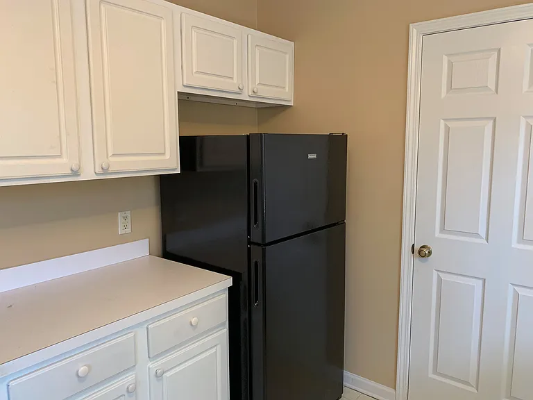 1783 Barberry Dr — Photo 4