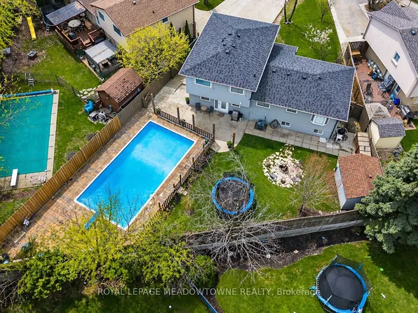 536 Nelson Ct, Milton, ON L9T 3A6
