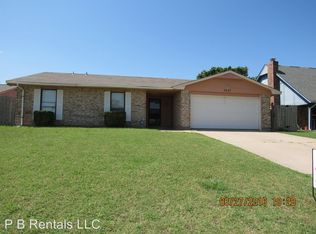 2627 NE Lake Ave, Lawton, OK 73507