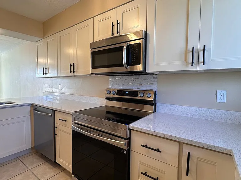 734 Legion Dr #74 — Photo 2