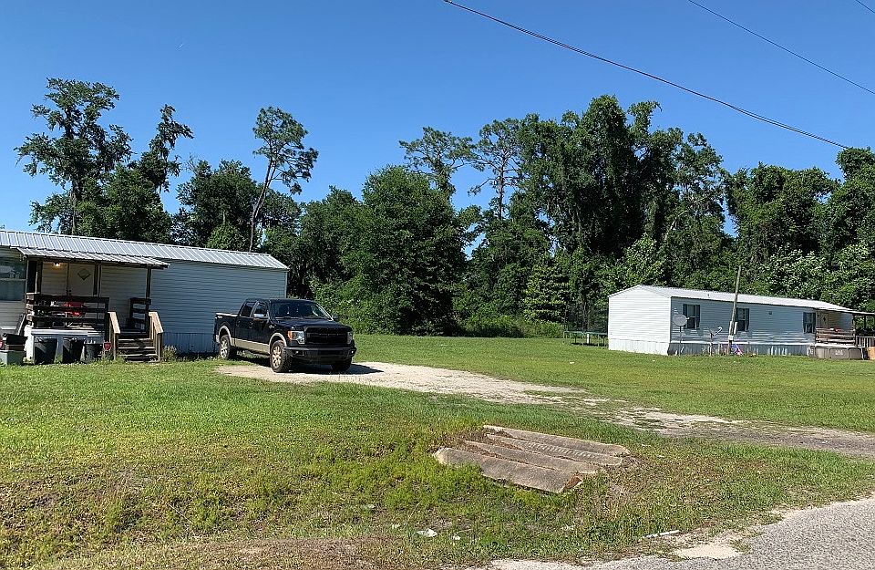 2nd image of 191 NW Gerson Ln