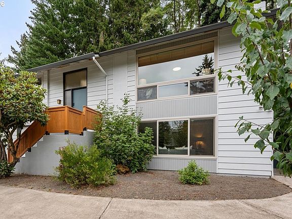 3rd image of 9042 SW Monterey Pl