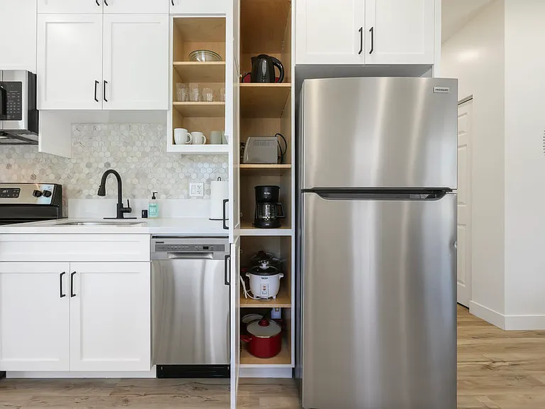 Water boiler, Coffee Maker, Rice Cooker, Pots and Pans, Toaster