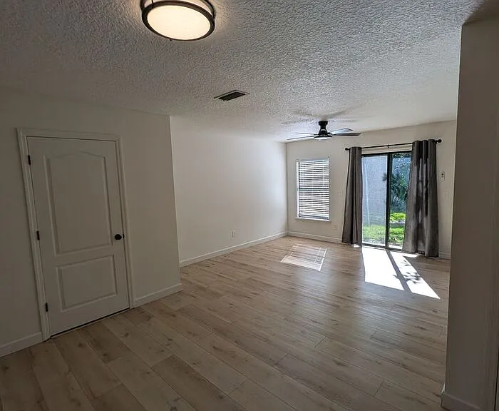 131 Merlot Way — Photo 3