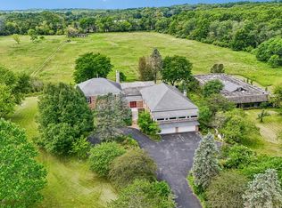93B W Bateman Rd, Barrington, IL 60010